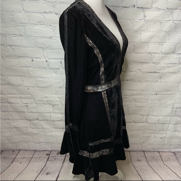 SAYLOR Sloan Black Velvet Gothic Dress Medium NWT - Picture 3 of 9